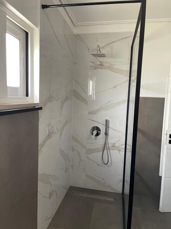 Novi'S Luxury Apartment 1 Gjirokastër Eksteriør billede